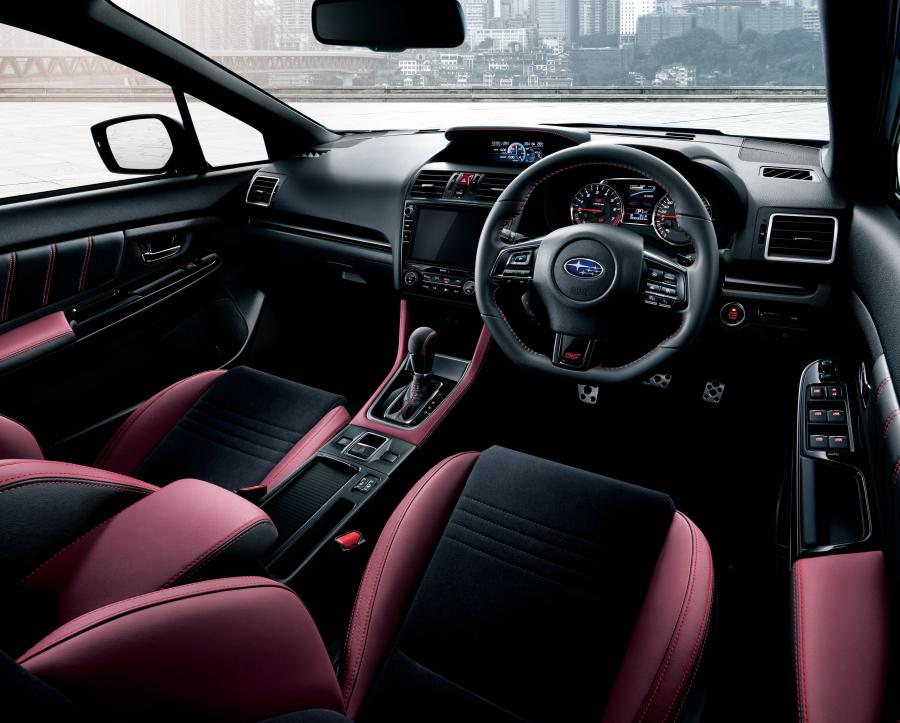 Интерьер Subaru WRX S4 STI Sport 2018 года  (JP) (фото 7 из 23)
